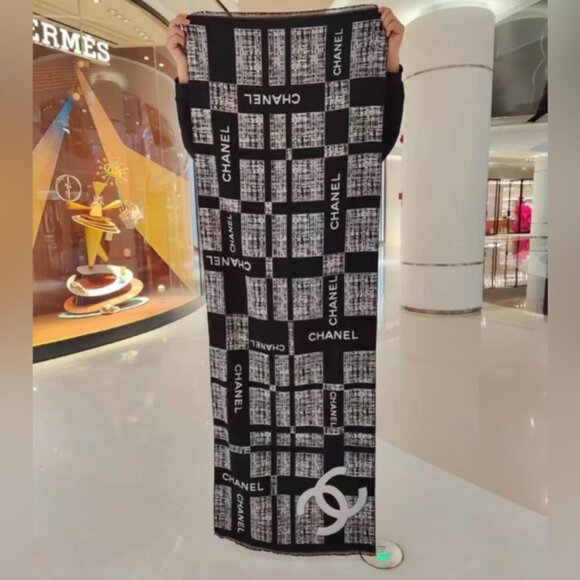 Chanel Beauty Cashmere/Silk Scarf - Picture 5 of 11